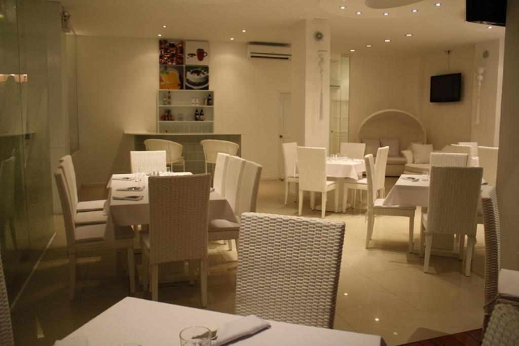 Santi White Hotel Phuket Exterior foto